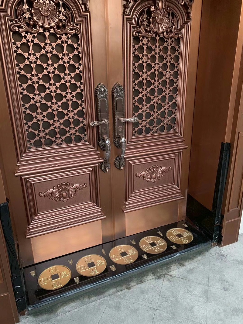 愛(ài)唯銅門